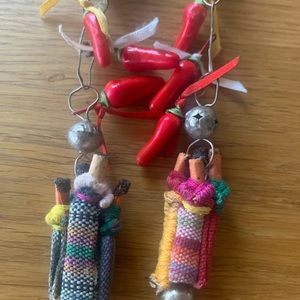 4 / 20$ SALE Vintage Folk Art Central American Doll Necklace or Decor
